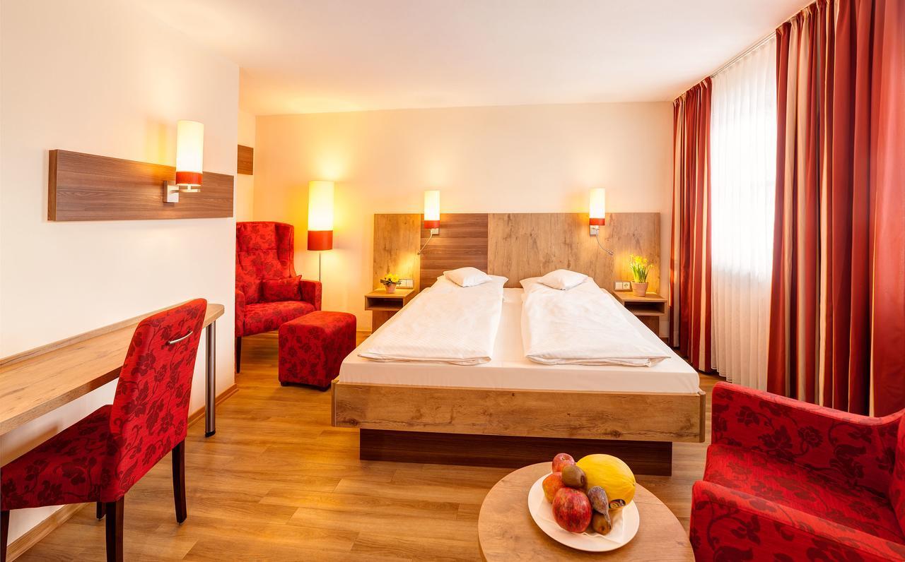 Seehotel Wassermann Seeon-Seebruck Exterior foto